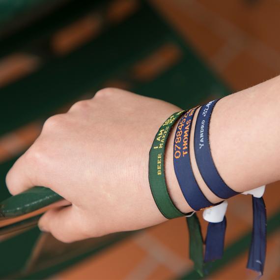 ID-bånd til barn med plastlås